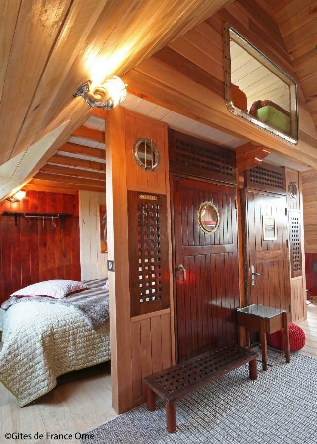 La Cage Aux Oiseaux Bed & Breakfast La Lande-de-Goult Exterior photo